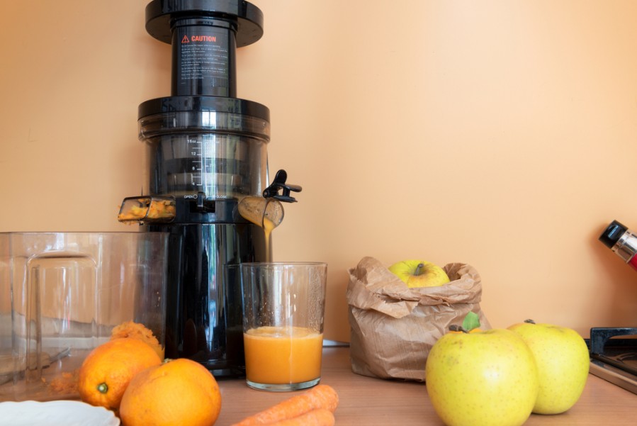 Comparatif : centrifugeuse ou extracteur de jus ?