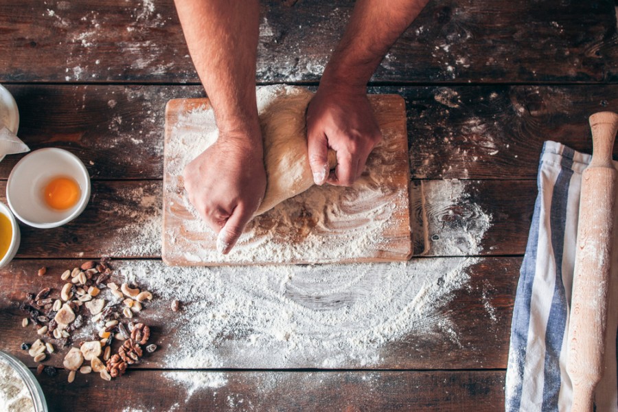 C'est quoi abaisser la pâte ?